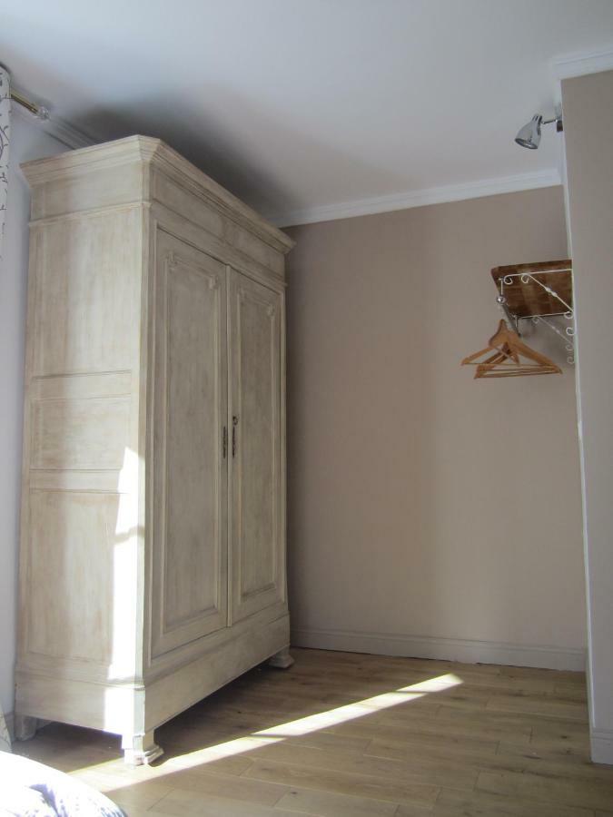 Le Manoir "Aux Douves" Bed and Breakfast Bazoges-en-Paillers Exteriör bild